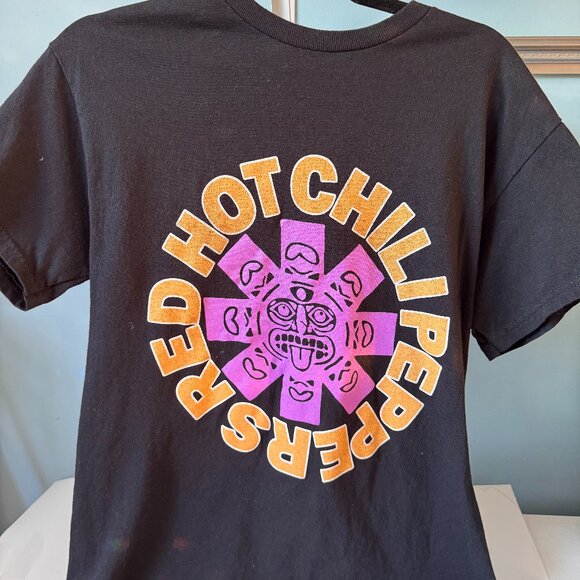 Red Hot Chili Peppers Graphic Band Tee - Picture 1 of 2